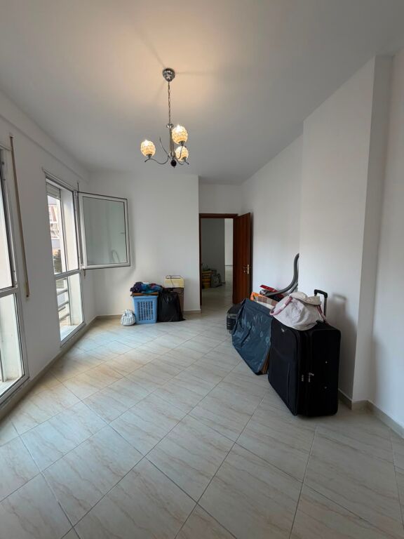 📌 SHITET APARTAMENT 2+1+2 – PAZARI I RI