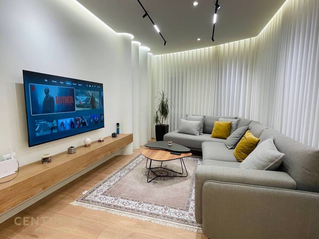 JEPET ME QIRA APARTAMENT 2+1+2, ZOGU I ZI!