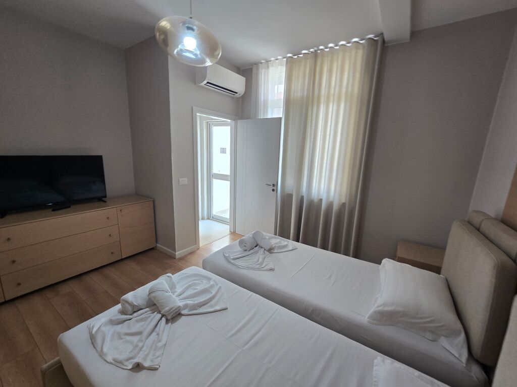 Apartament 2+1 i Investuar dhe i Mobiluar Në Shitje Pranë Optika Roma