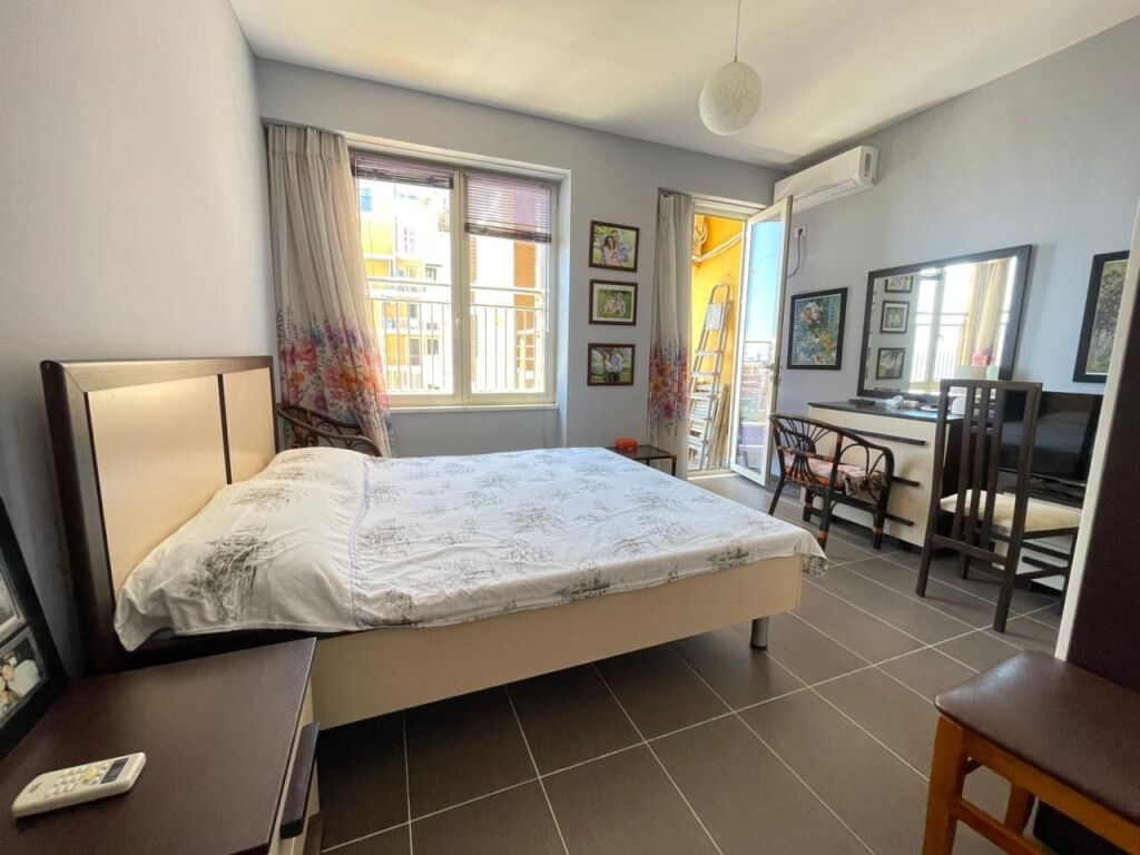 Shitet Apartament 2+1+3 ballkone me pamje deti
