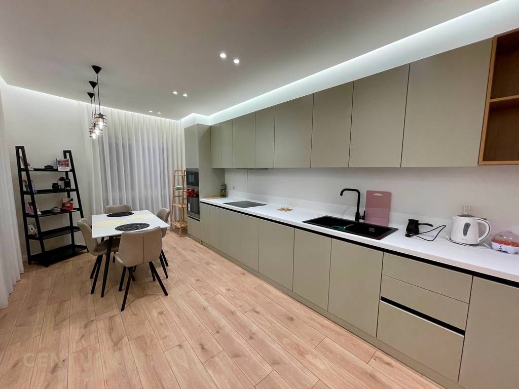 JEPET ME QIRA APARTAMENT 2+1+2, ZOGU I ZI!