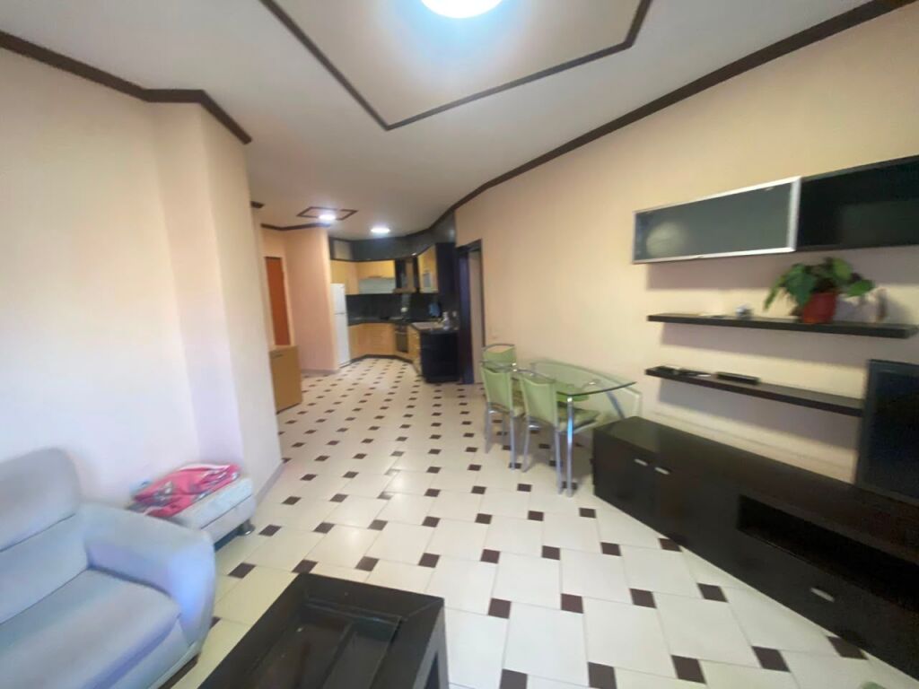 Apartment 2+1, Astir!