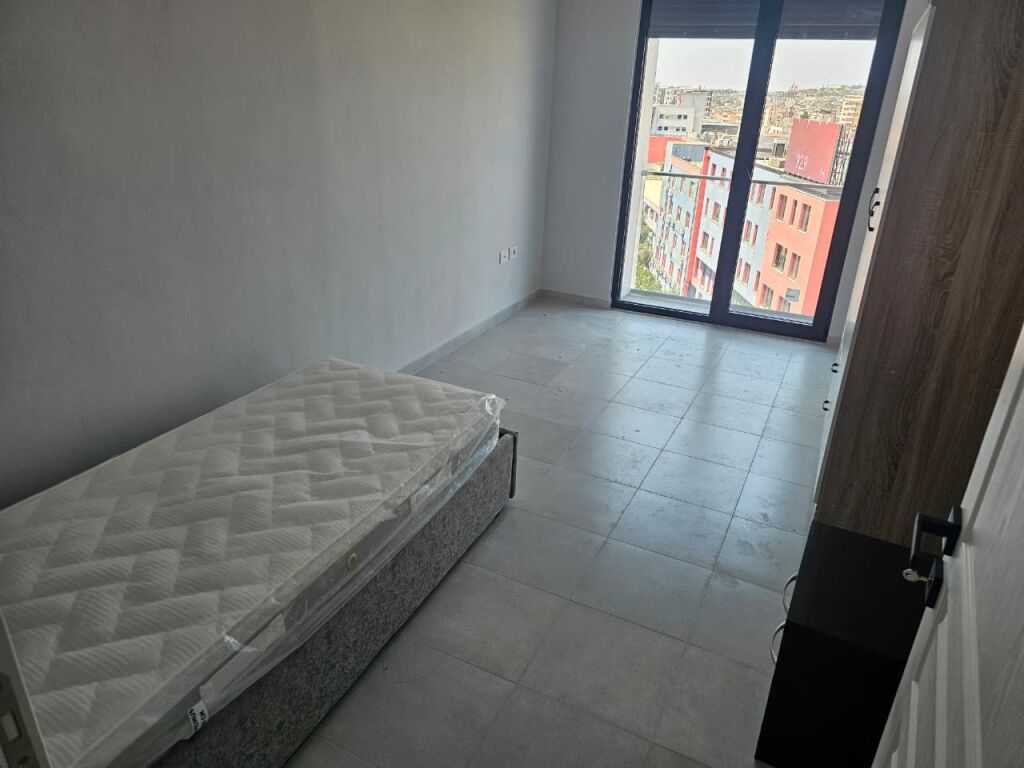 Apartament 2+1, Porcelan (perball UET)