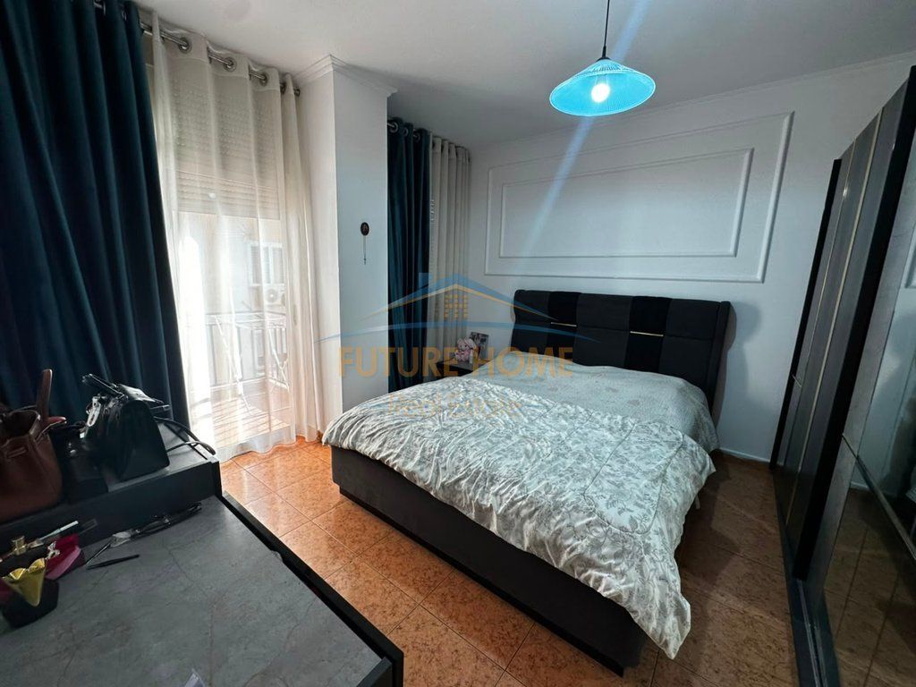 Rent, Apartment 1+1, Commune of Paris !