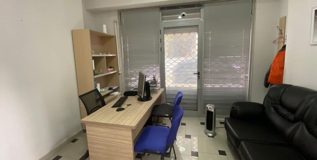 🏢✨ LOCALE COMMERCIALE IN AFFITTO – VICINO ALLA PROCURA ✨