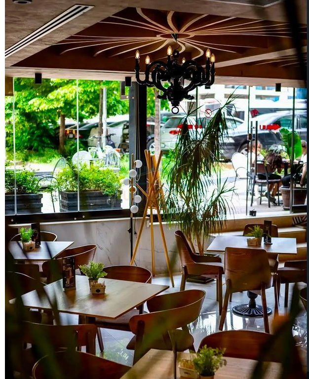 Qira, Bar Restorant Bulevardi Gjergj Fishta, Tiranë
