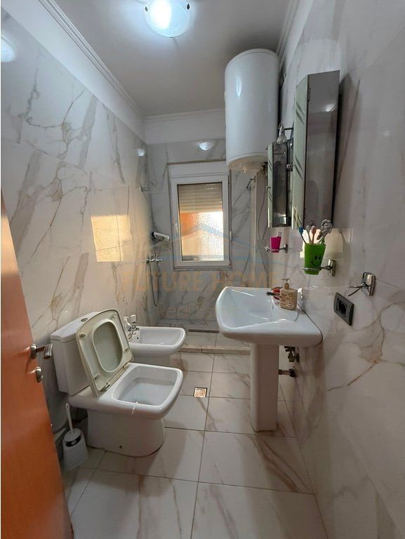 Shitet, Apartament 3+1, Unaza e Re