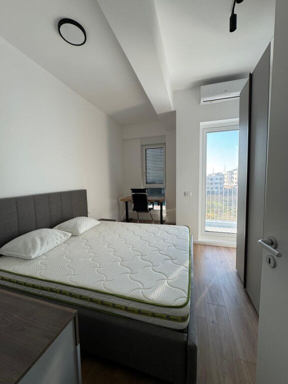 🏢Ne zonen e Freskut,Rezidenca OxA,jepet me qera apartament 1+1+postin e parkimit ,i mobiluar 47,000Leke .    