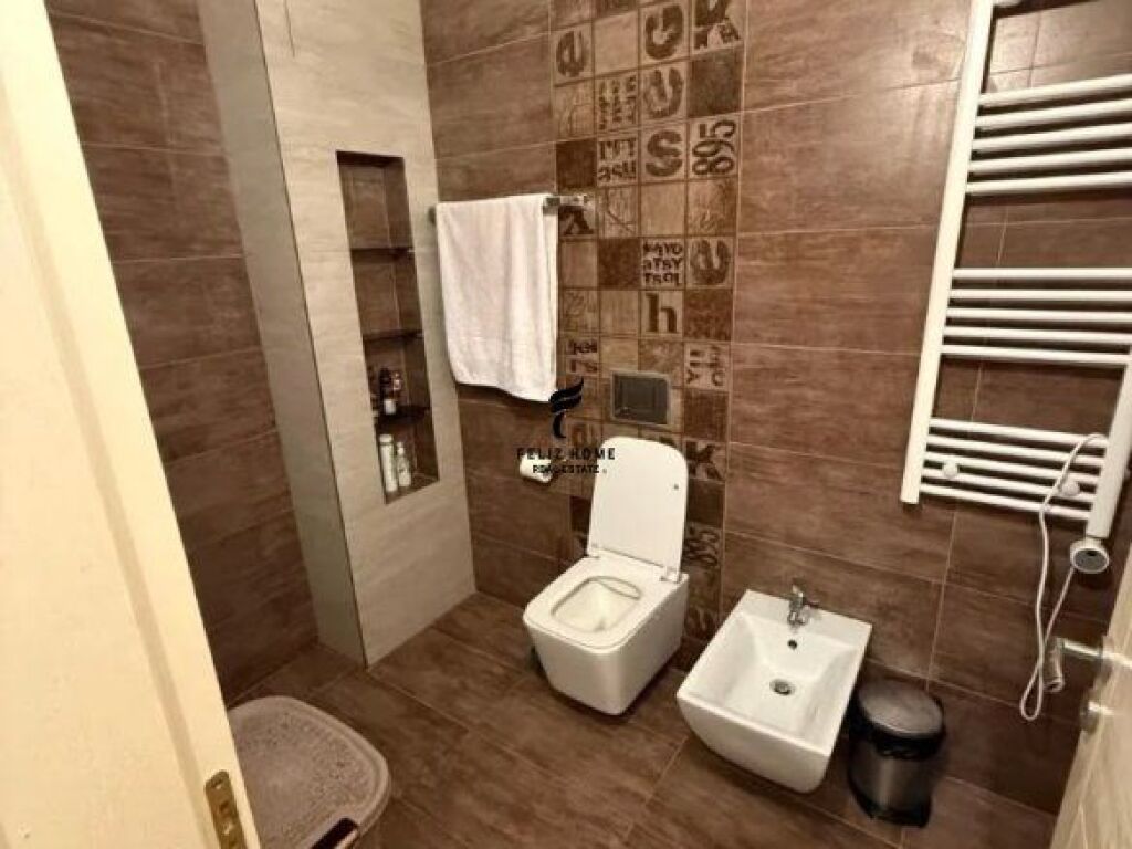 APARTAMENT ME QERA 1+1 QYTET STUDENTI 55.000 LEKE FH-87581
