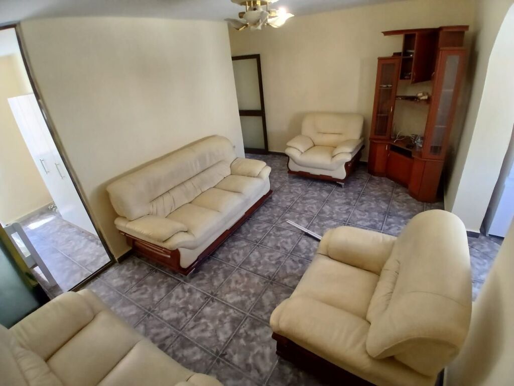Jepet Me Qera Apartament 2+1+1 Ballkon