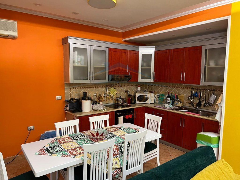 Apartment 2+1+2, Mali Robit, Golem