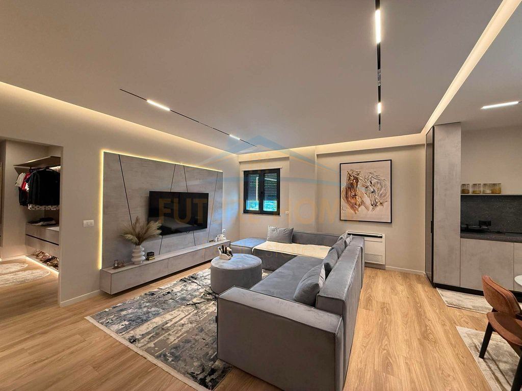 Shitet, Apartament 2+1+ Post Parkimi, Residenca "Oasis", Unaza e Re Astir