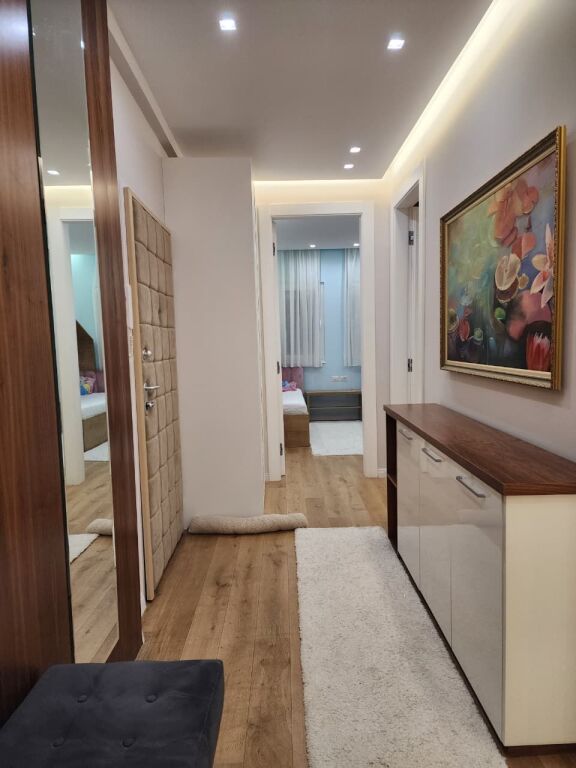 # In Affitto: Appartamento 2+1+2 Bagni &amp; 3 Balconi (+1 Posto Auto) 📍Liqeni Thatë / Radisson (135m2) 🔥🔥 Super Moderno | Prima Volta in Affitto ❤️ | €1.350/Mese