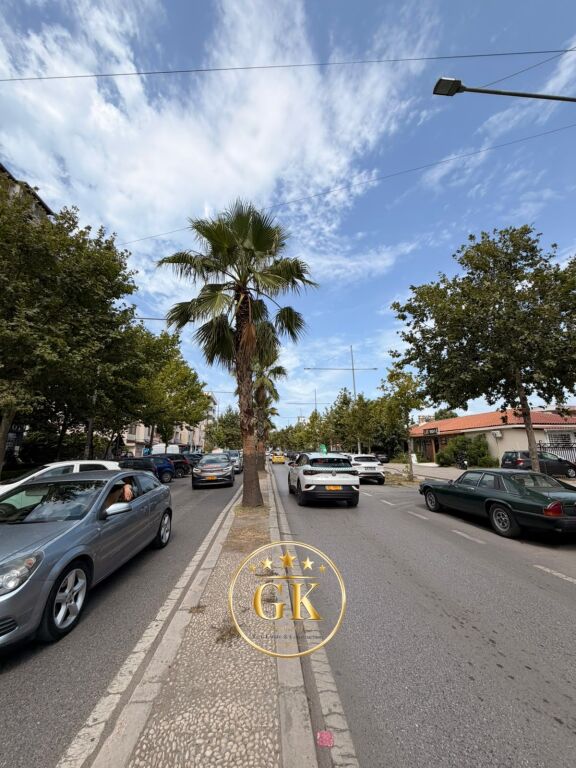 BUSINESS ENVIRONMENT FOR RENT, BEACH MAIN STREET