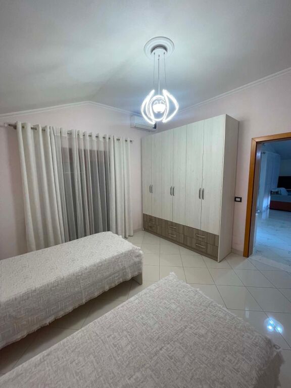 affittasi appartamento 2+1 tipo mansarda a 5 maji