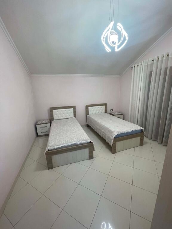 affittasi appartamento 2+1 tipo mansarda a 5 maji