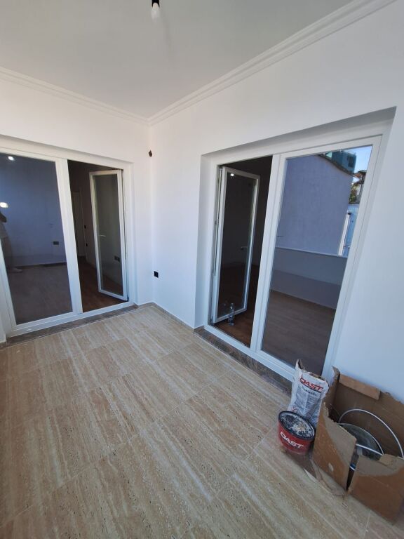Shitet, Apartament 1+1, Vasil Shanto, Tiranë