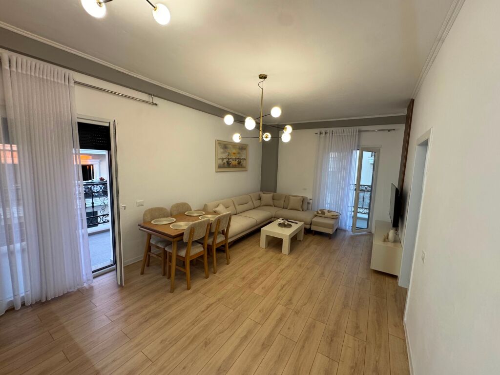 📣 JEPET ME QERA APARTAMENT 1+1 📍 Porta e Re, Sauk  ✨ Mobilim i ri 🏢 Kati 2 💰 60.000 Lekë/Muaj