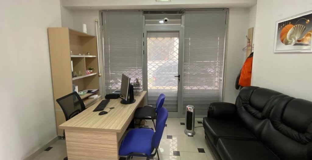 🏢✨ LOCALE COMMERCIALE IN AFFITTO – VICINO ALLA PROCURA ✨