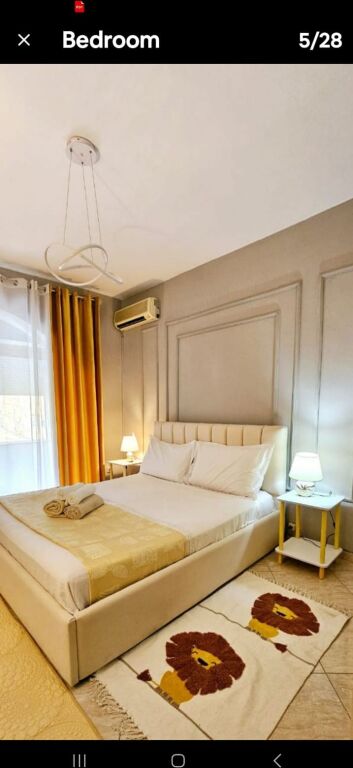 Rruga  e Kavajes Jepet 1+1 me qera Apartament  