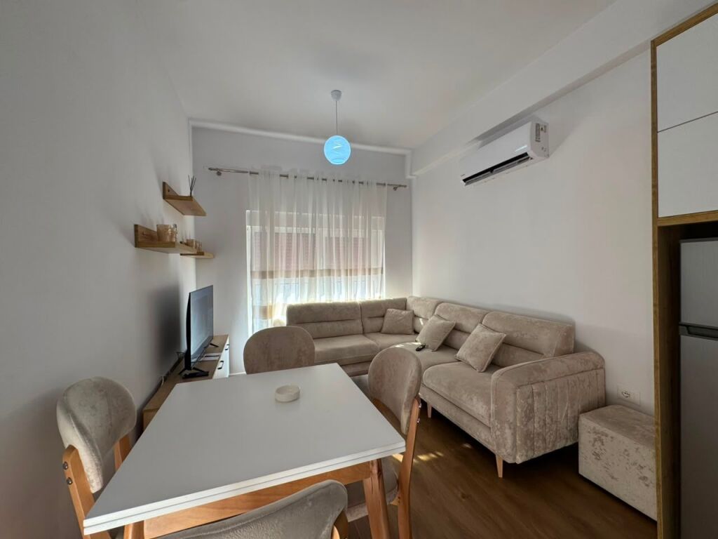 Jepet me qira 1+1 Kadiu Ali Demi 450€