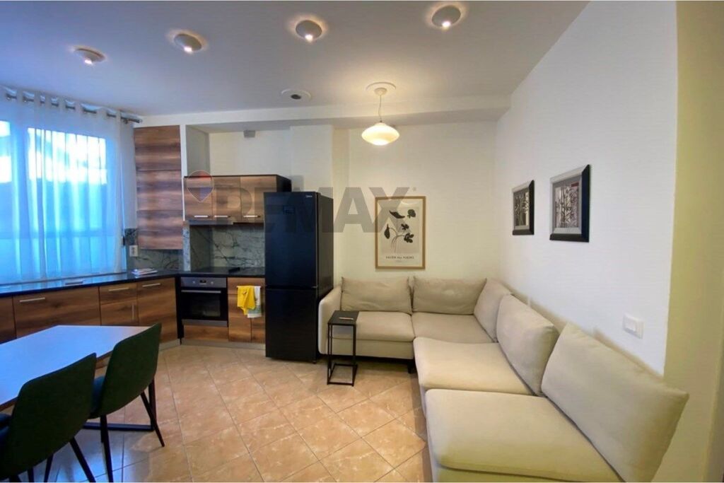 Jepet apartament 1+1 fillimi i zones se Xhamllikut