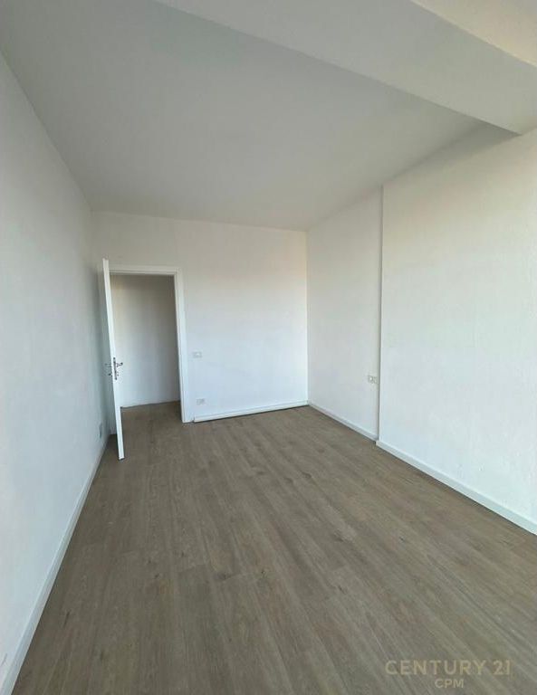 ZYRE ME QIRA 3+1+2+POST PARKIMI TEK GOLDEN TOWER RESIDENCE!