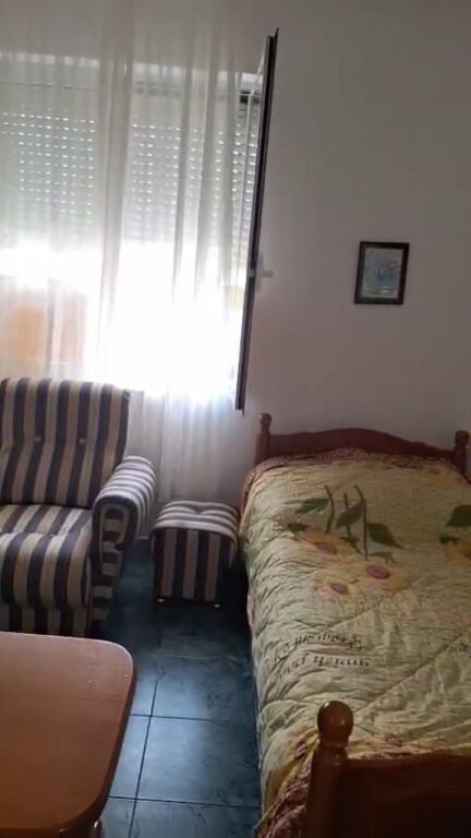 Qera | Shtëpi private 1 + 1 | Porcelan | 400 €/muaj