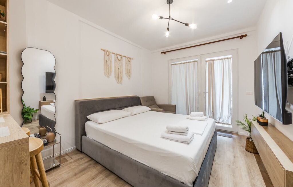 🌊🏡 SHITET GARSONIERË – DHËRMI | RRUGA PERIVOLO 🌊