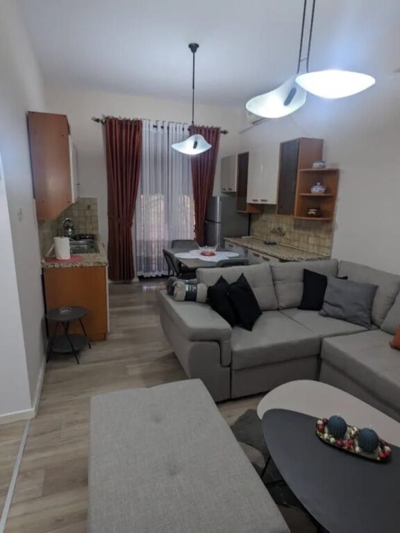 Apartament 2+1 per qera tek Ish Eksopozita !