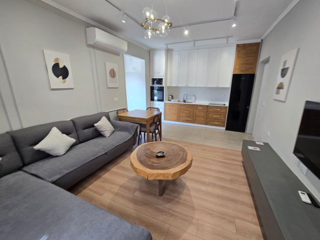 Apartament 2+1 i Investuar dhe i Mobiluar Në Shitje Pranë Optika Roma
