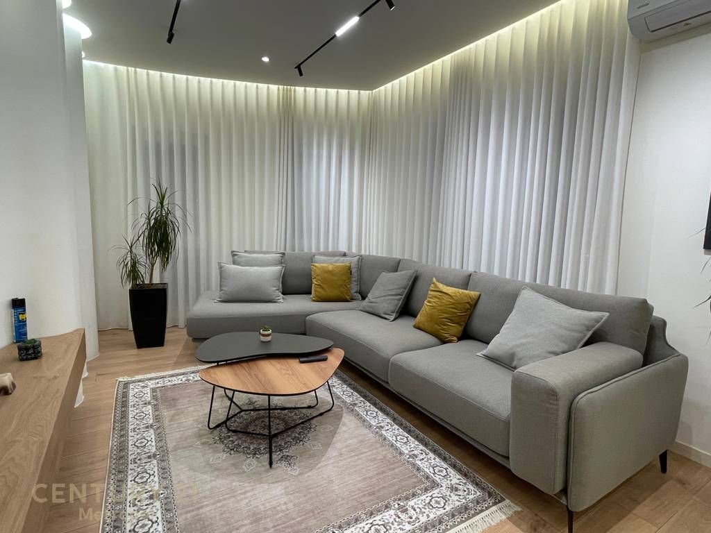 Apartament 2+1+2 per qira te Zogu I Zi