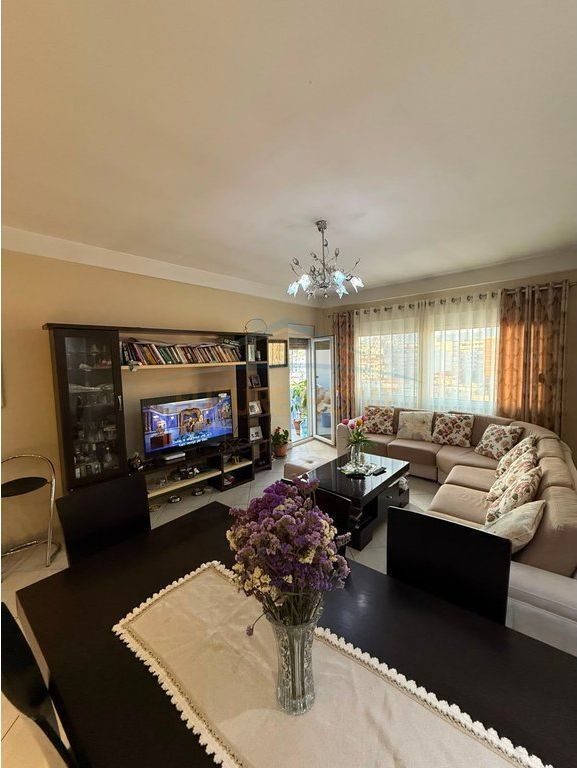 Shitet, Apartament 3+1, Unaza e Re