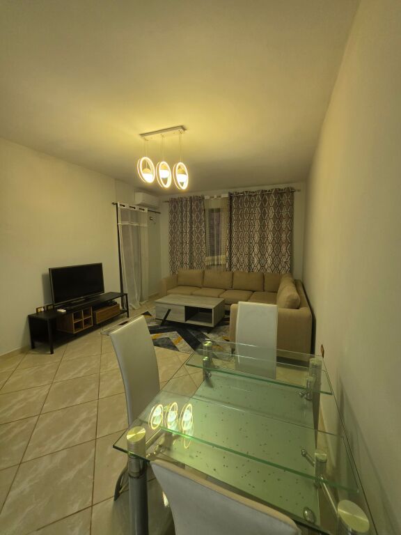 🏡 Appartamento 1+1 in affitto  📍Astir, vicino al locale Xhamero 💰Prezzo: 45.000 Lek/Mese