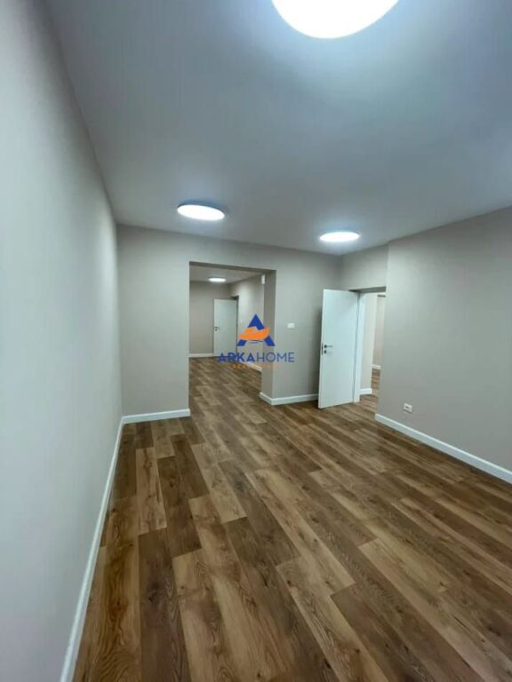 UFFICIO IN AFFITTO 110M2 "VIA MARGARITA TUTULANI" 120.000 LEKE
