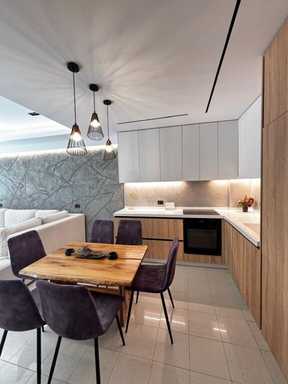 Jepet me qira apartament 2+1 ne Plazh,Durres!