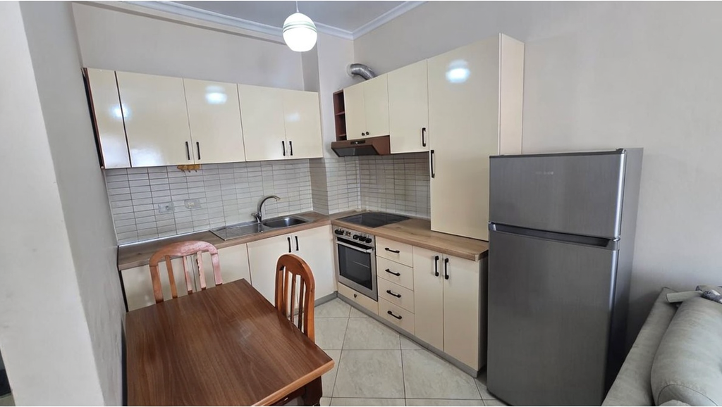 Apartamen 1+1 - Rruga Siri Kodra