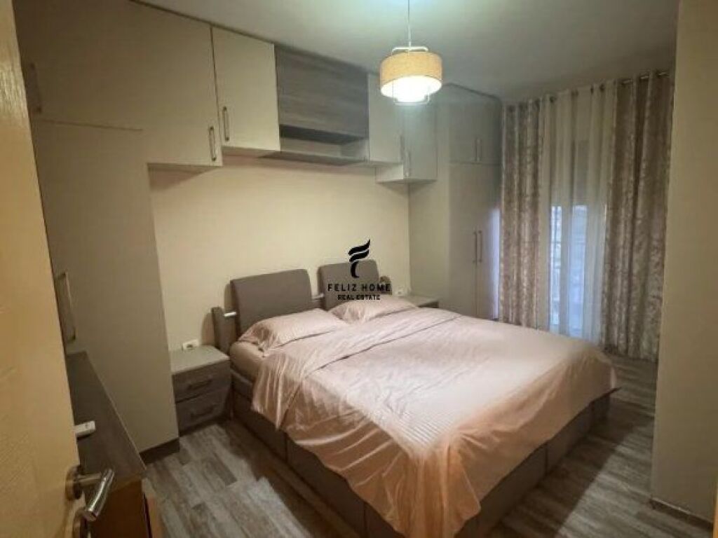 APARTAMENT ME QERA 1+1 QYTET STUDENTI 55.000 LEKE FH-87581