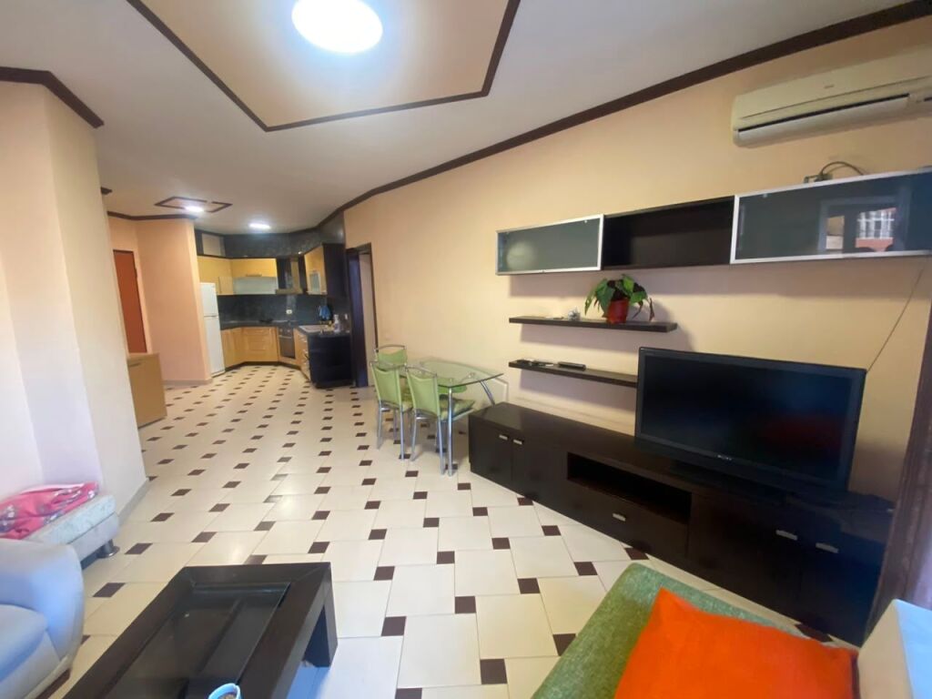 Apartment 2+1, Astir!