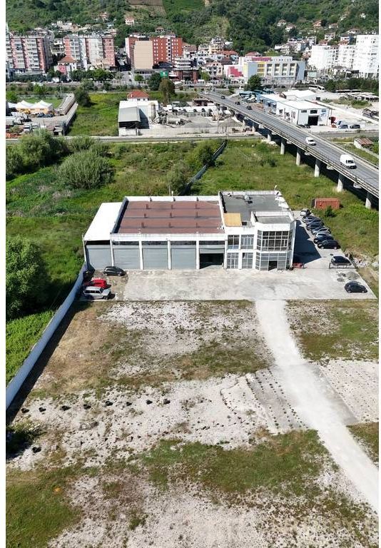 FOR RENT SERVICE/ MULTIFUNCTIONAL BUILDING WITH 10,000 M² LAND IN VORE