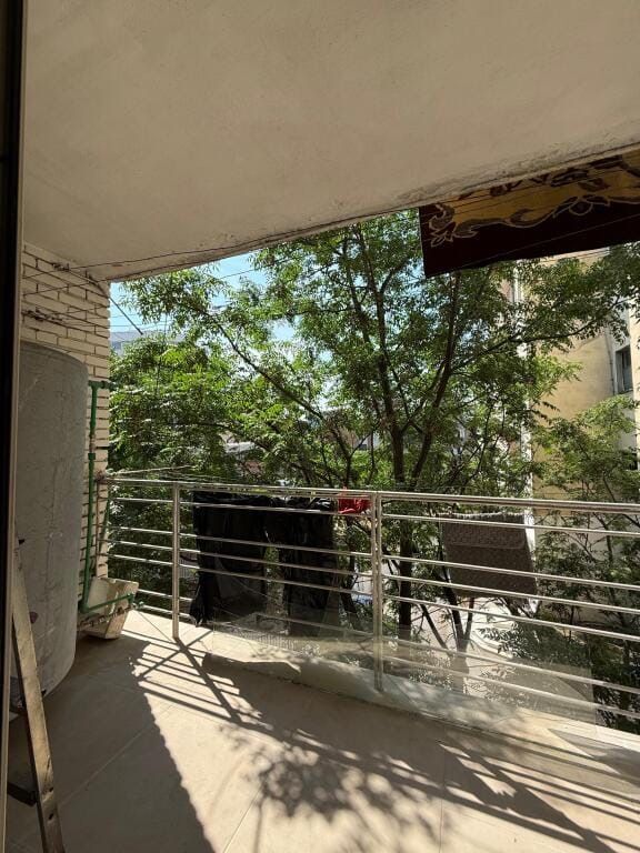 Apartament 2+1, 21 Dhjetori!