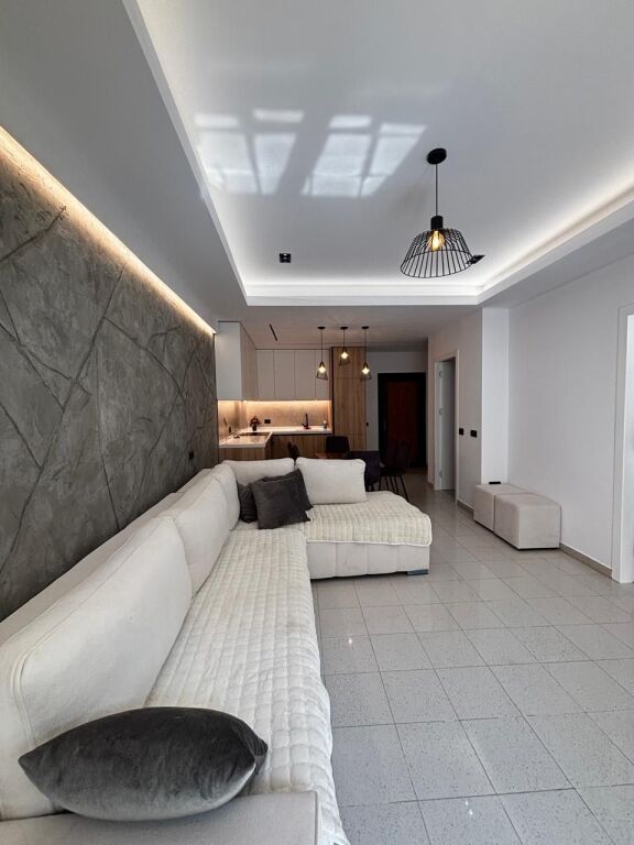 Jepet me qira apartament 2+1 ne Plazh,Durres!