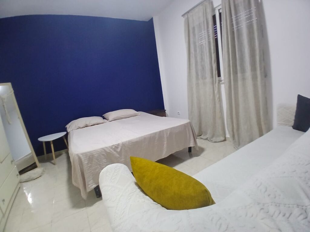 Appartamento 2+1+1 con Balcone in Affitto