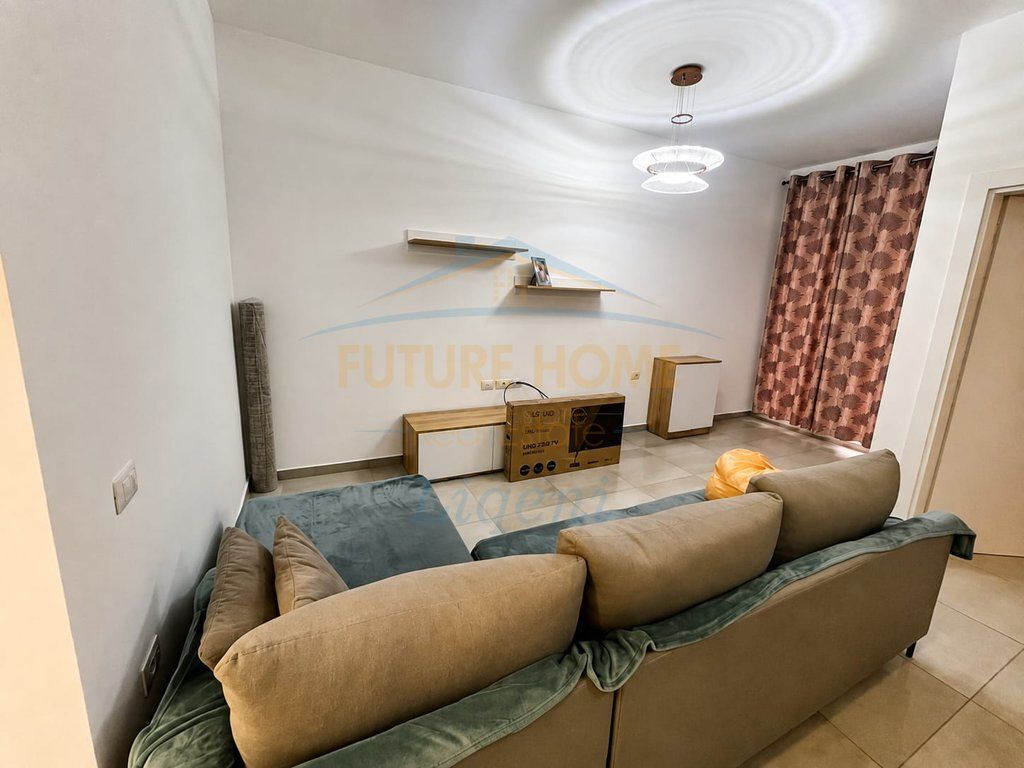 Shitet, Apartament 1+1, Kopshti Botanik, Tirane.