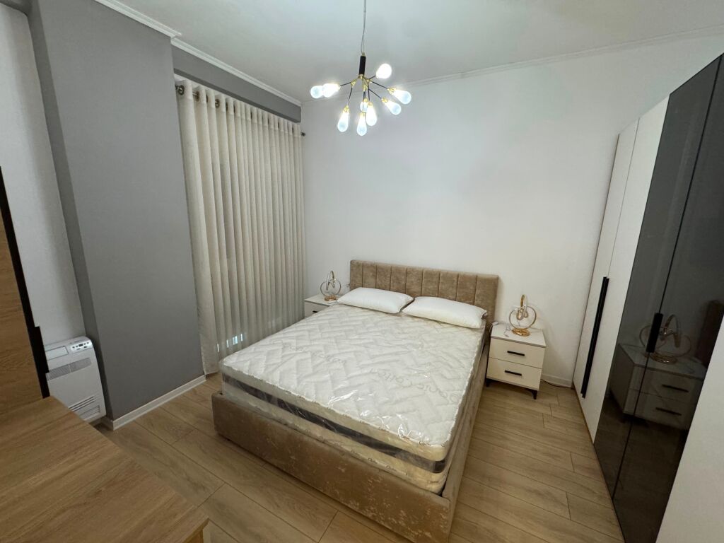 📣 JEPET ME QERA APARTAMENT 1+1 📍 Porta e Re, Sauk  ✨ Mobilim i ri 🏢 Kati 2 💰 60.000 Lekë/Muaj