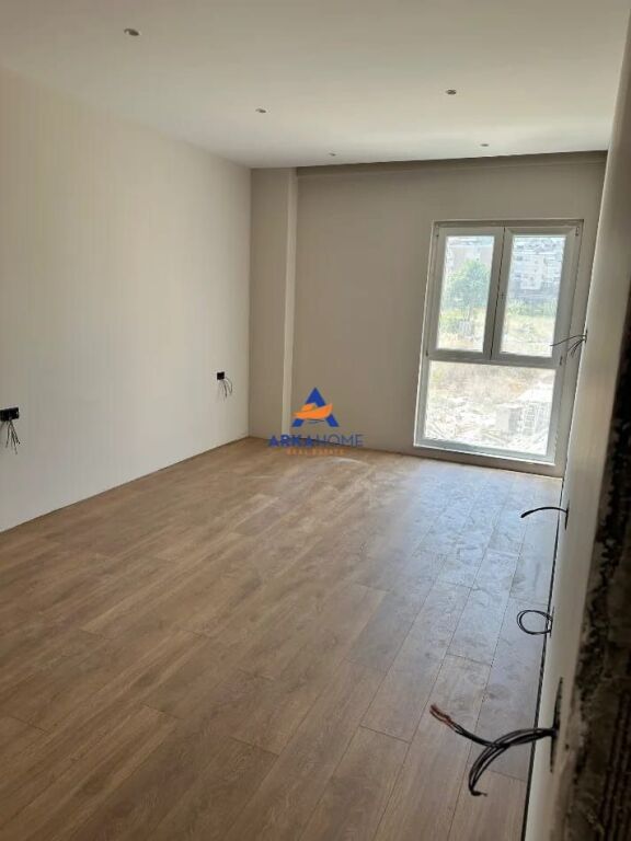 AFFITTASI UFFICIO 117.2 M2 "COMUNE DI PARIGI" 1900 EURO