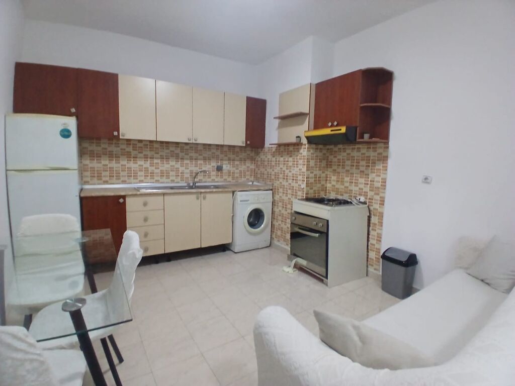Appartamento 2+1+1 con Balcone in Affitto