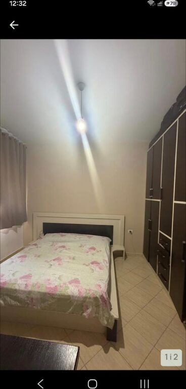 Jepet me qera Apartament 1+1 tek Kodra e Diellit, rruga Bill Klinton
