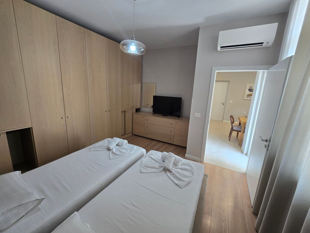 Apartament 2+1 i Investuar dhe i Mobiluar Në Shitje Pranë Optika Roma