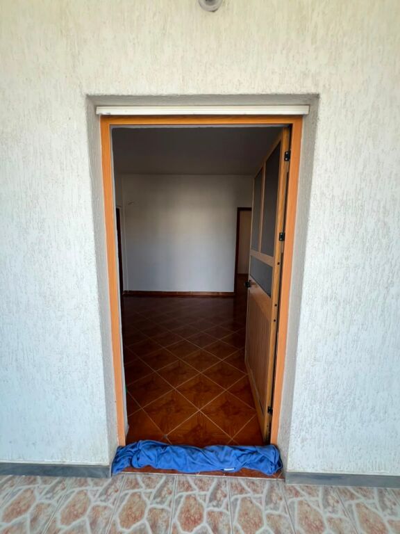 Shitet Shtëpi 2-Katëshe 